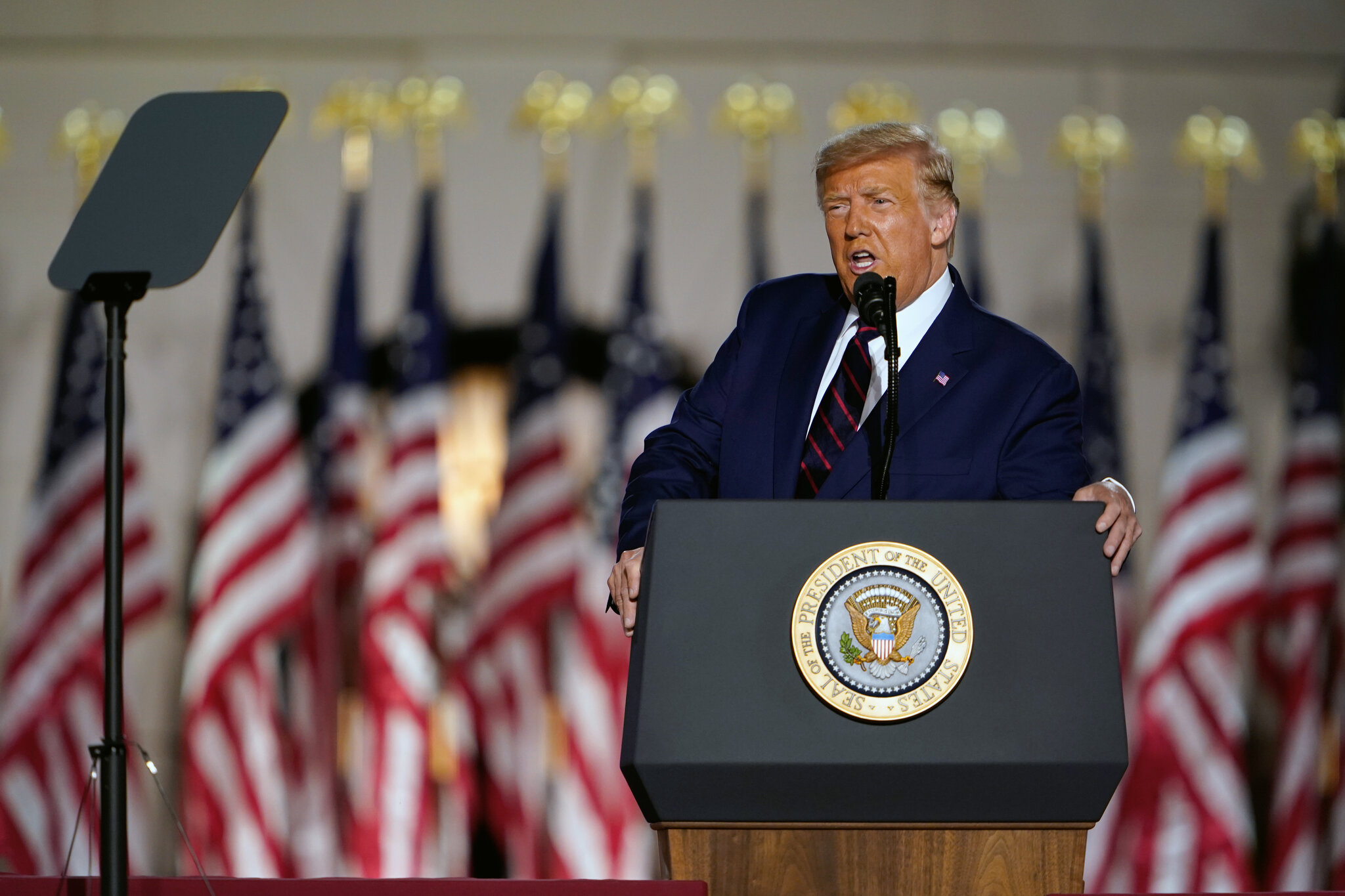 27vid-rnc-Donald-Trump-superJumbo